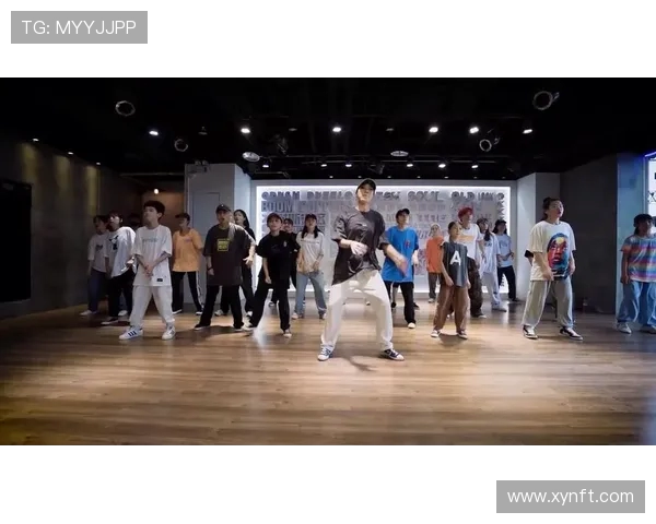 街舞深度解析：西安街舞队如何运用防反技巧提升舞技与团队默契