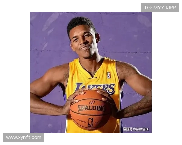 尼克杨重返湖人赛场引发热议球迷期待昔日辉煌再现
